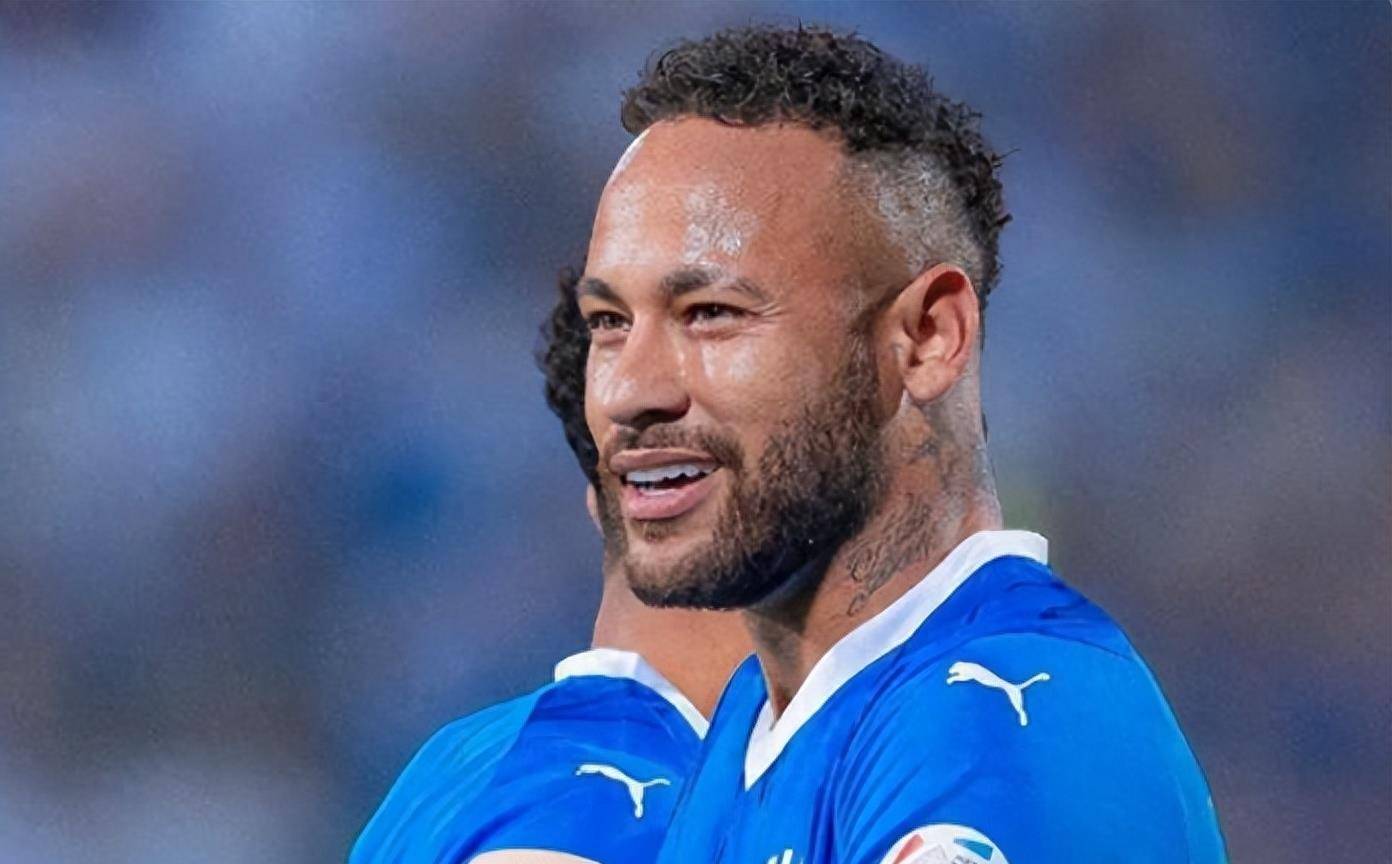 爱游戏-包含浙江稠州训练开放日，关键时刻单刀错失引欢呼，亚冠在即，身体对抗强度拉满的词条